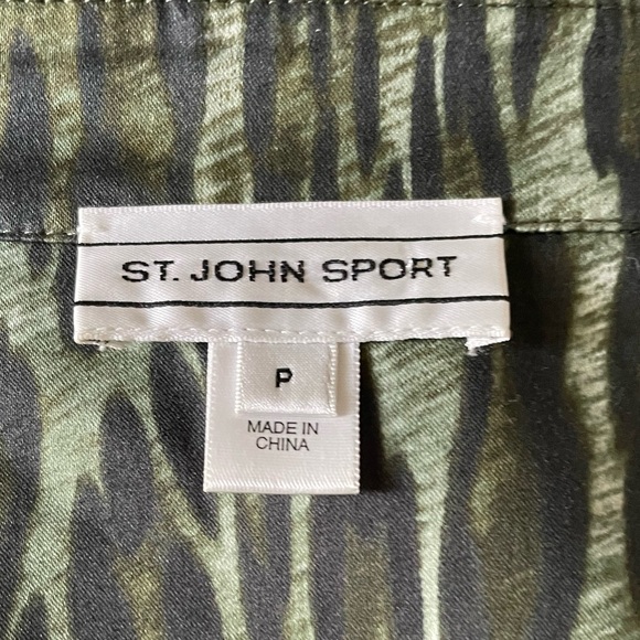 St.John Sport Animal Print Long Sleeve Button Up Top - Picture 8 of 9